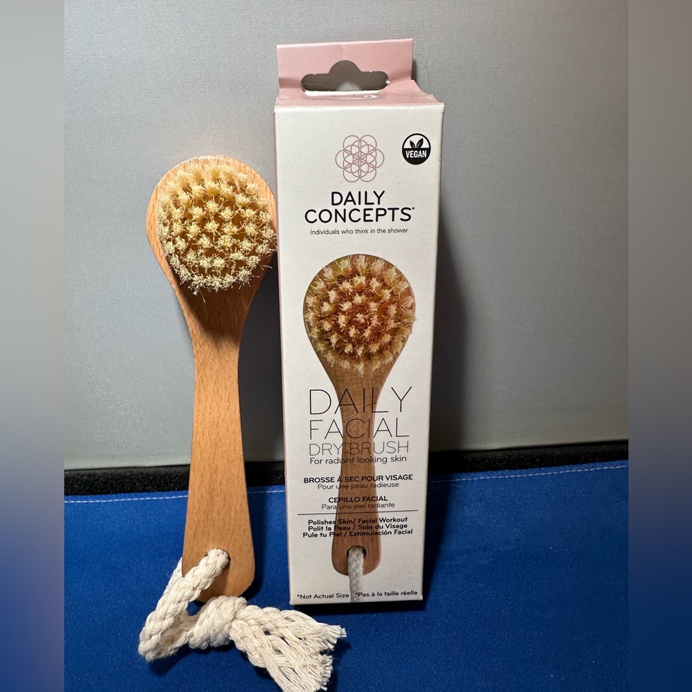 Daily Concepts - Facial Dry Brush